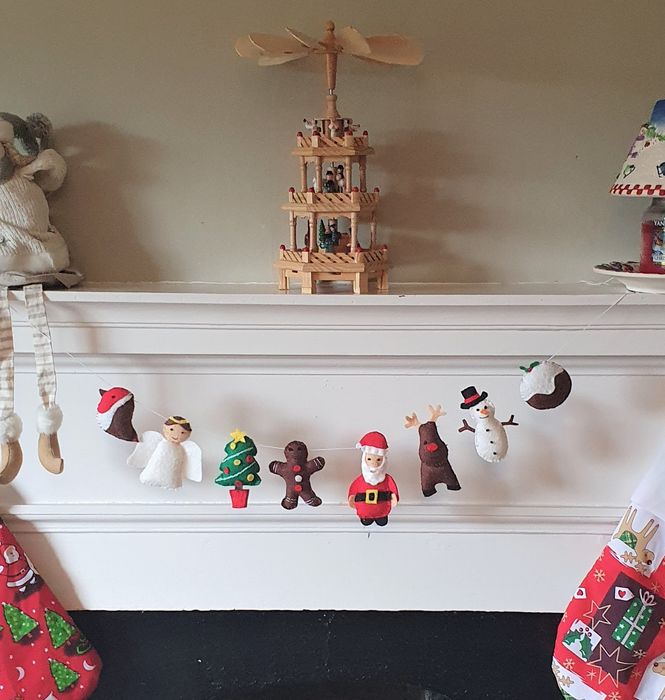 Christmas garland sewing kit;
